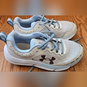 Under Armour Kids Light Blue and White Athletic Sneakers Size 3.5